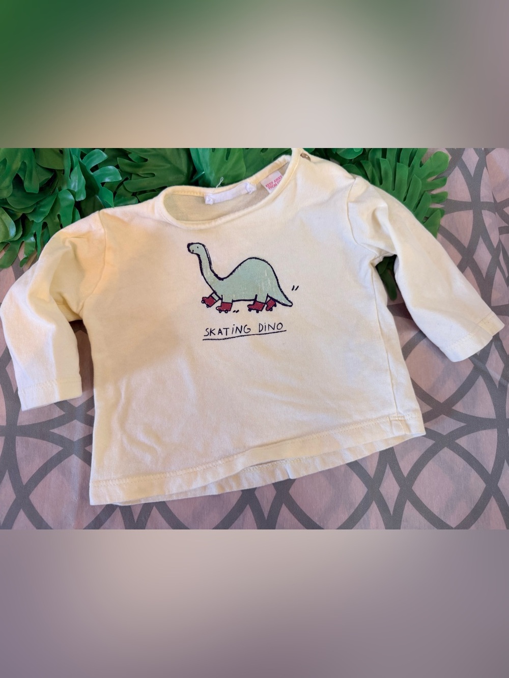 10/$25 • Zara Hand-Drawn Roller Skate‎ Dino Graphic Cotton Top